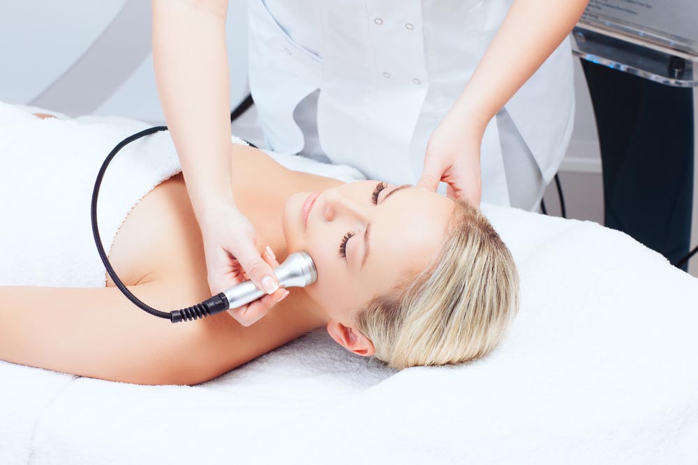 https://web1.drchichakli.com/wp-content/uploads/2018/01/Radiofrequenz-dr-chichakli-schoenheitschirurg-wien-shutterstock_471714863.jpg